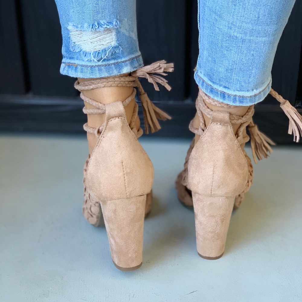 NIB Braided Tassel Chunky Heel Boho Sandal - Picture 4 of 8